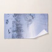 冬のワンダーランド、霧、トウヒの森と山 バスタオルセット (ハンドタオル)