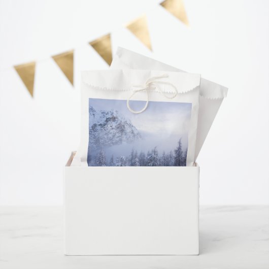 冬のワンダーランド、霧、トウヒの森と山 フェイバーバッグ (パーティー)