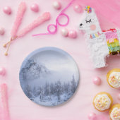 冬のワンダーランド、霧、トウヒの森と山 ペーパープレート (パーティー)