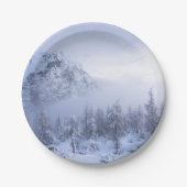 冬のワンダーランド、霧、トウヒの森と山 ペーパープレート (正面)