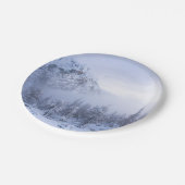 冬のワンダーランド、霧、トウヒの森と山 ペーパープレート (アングル)