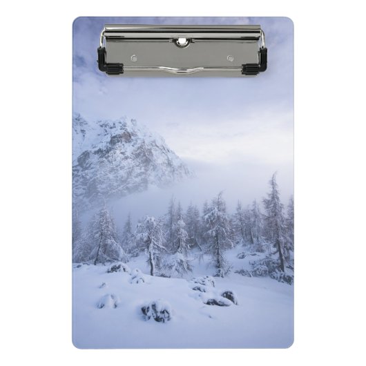 冬のワンダーランド、霧、トウヒの森と山 ミニクリップボード (正面)