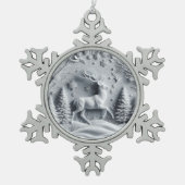 冬の不思議な世界を飾るエンボス加工の鹿のオーナメント スノーフレークピューターオーナメント (正面)