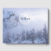 冬の不思議な霧の松林の雪のモノグラム ゲストブック (裏面)