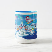 冬の不思議の国の雪の人々場面マグ ツートーンマグカップ (中央)