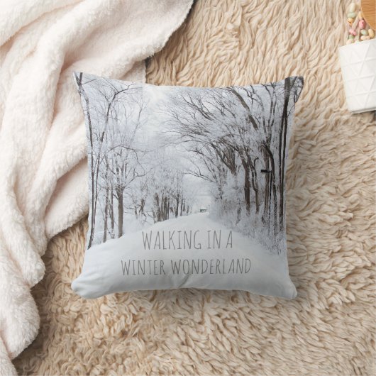 冬の不思議の国の雪場面休日の枕 クッション (ブランケット)