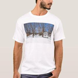 冬の典型的なバーモントの町 Tシャツ