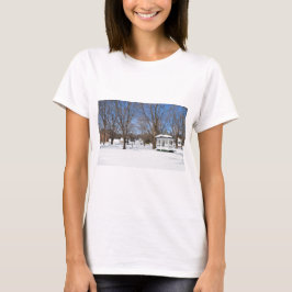 冬の典型的なバーモントの町 Tシャツ