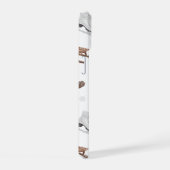 冬の冒険，松のコーン，そり，アイススケート iPhone 15ケース (右側面)