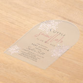 冬の凍っていピンクのスノーフレークの女の子ベビーシャワー アクリル招待状 (レイダウン)