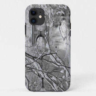 冬の凍結する川上のアーチ橋 iPhone 11 ケース
