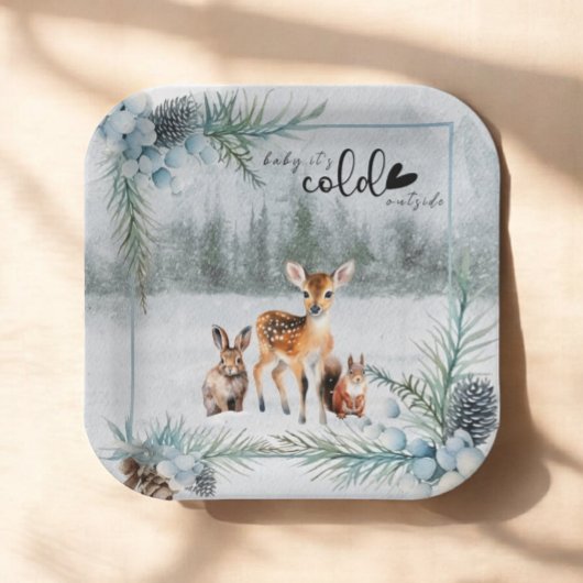 冬の動物の雪の外の赤ちゃんシャワー ペーパープレート