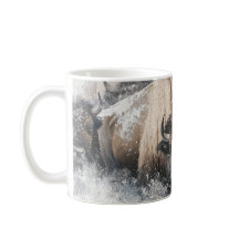 冬の回復力： Bison Coffee Mug