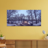 冬の夕暮れの雪の降る都市公園 キャンバスプリント (インサイチュ (リビング))