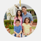 冬の夜の初めてのクリスマスが私たちの新しい家 セラミックオーナメント (裏面)