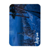 冬の夜の森の小道の磁石 マグネット (縦)