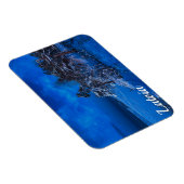 冬の夜はラトビアで雪に覆われた松 マグネット (右側)