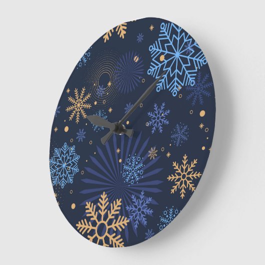冬の夜:青いスノーフレークのパターン。 ラージ壁時計 (傾斜)