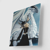 冬の女王とドラゴン スクエア壁時計 (傾斜)