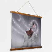 冬の女王とホッキョクグマのアートワーク 吊り下げ型タペストリー (傾斜あり)