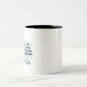 冬の季節の雰囲気 樹木 雪の結晶 クリスマス ツートーンマグカップ (中央)
