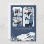 冬の山の雪の村フォトブルークリスマス シーズンカード (裏面)