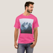 冬の山の風景マウンテンズウォールアートアクティー Tシャツ (正面フル)