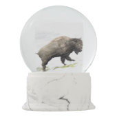 冬の嵐のバイソン スノーグローブ (裏面)