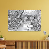 冬の川凍ってい上のアーチ橋 キャンバスプリント (インサイチュ (リビング))