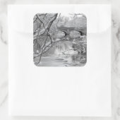 冬の川凍ってい上のアーチ橋 スクエアシール (バッグ)