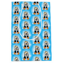 冬の帽子に小さな小さなペンギンが雪玉