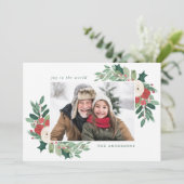 冬の庭の赤いフローラと緑の写真 シーズンカード (スタンド正面)