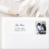 冬の愛鳥の雪の黒と白のスケッチ ラベル (インサイチュ)