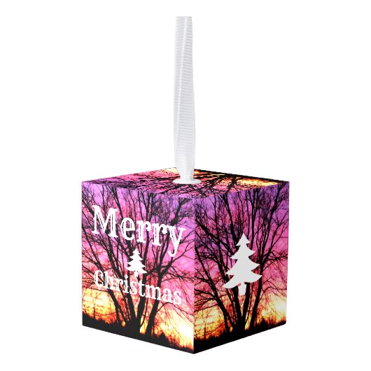 冬の日没の木メリークリスマス キューブオーナメント (裏面アングル)
