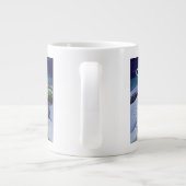 冬の景色のヒツジ ジャンボコーヒーマグカップ (裏面)