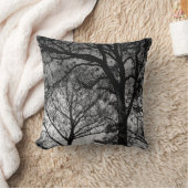 冬の木々の白と黒のオーク装飾用クッション クッション (ブランケット)