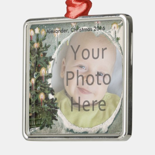 冬の木およびオーナメント蝋燭の写真のクリスマスの メタルオーナメント (左)