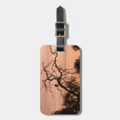 冬の木に浮かぶゴシック様式のロマンチシズムのテンプレート ラゲッジタグ (正面縦)