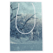 冬の木の風景 ミディアムペーパーバッグ (正面)