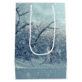 冬の木の風景 ミディアムペーパーバッグ (裏面)