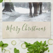 冬の森のクリスマスに風光明媚な茶色の馬 キッチンタオル (折り畳み)