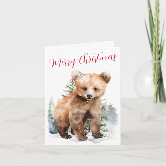 冬の森のグリズリーベアの子 ツリーの雪の松の森の中で シーズンカード (正面)