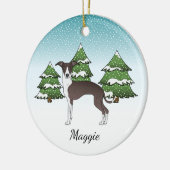 冬の森の中でイタリアンの白いグレイハウンド セラミックオーナメント (左)
