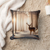 冬の森の中で大きな金 クッション (ブランケット)