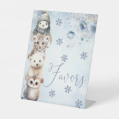 冬の森の動物の青い赤ちゃんシャワーの好意 台座サイン (正面)