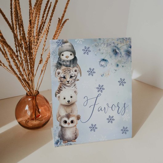 冬の森の動物の青い赤ちゃんシャワーの好意 台座サイン