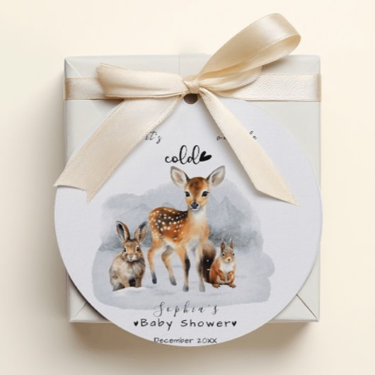 冬の森の外の冷たい動物の雪 フェイバータグ