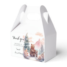 冬の森の外の寒さは赤ちゃんシャワーを浴びる