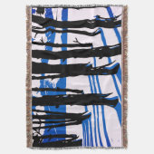 冬の森の影 – 青ミニマル自然 スローブランケット (正面縦)