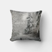 冬の森の旅 クッション (正面)